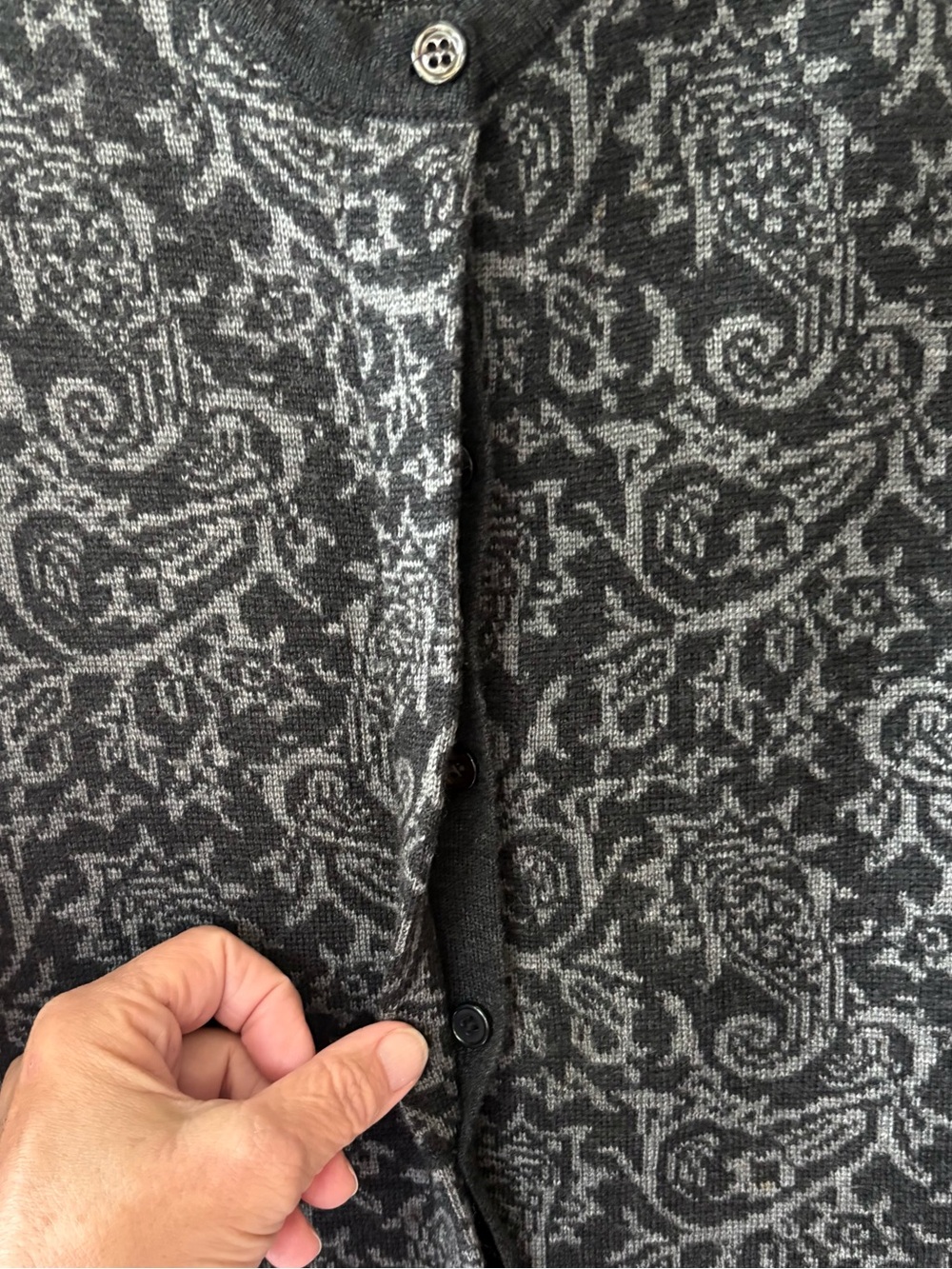 TALBOTS 100% Merino Wool Paisley Cardigan Sweater| Gray Black | Size L | Italy - Picture 3 of 6
